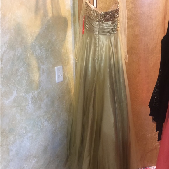 Dancing Queen Gorgeous Gold Prom Dress - Picture 5 of 6